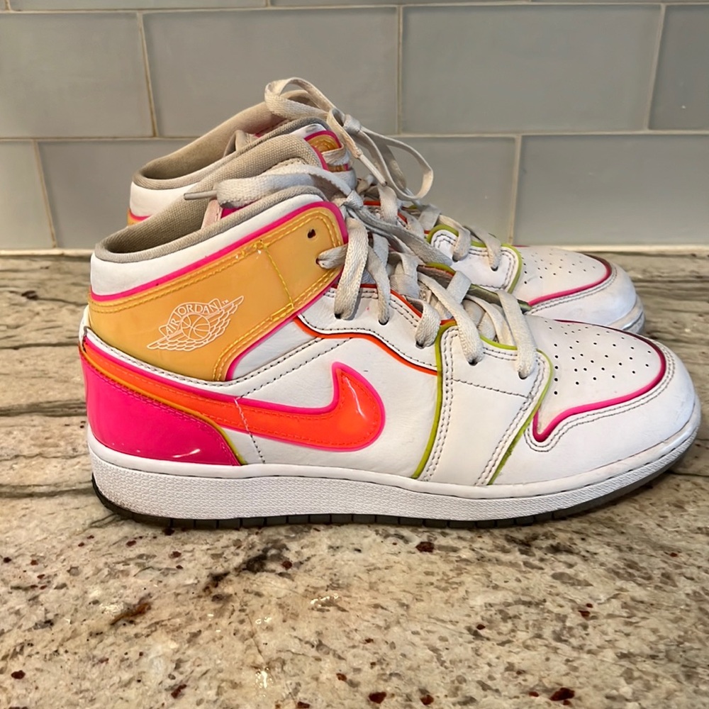 Nike Air Jordan Mid 1